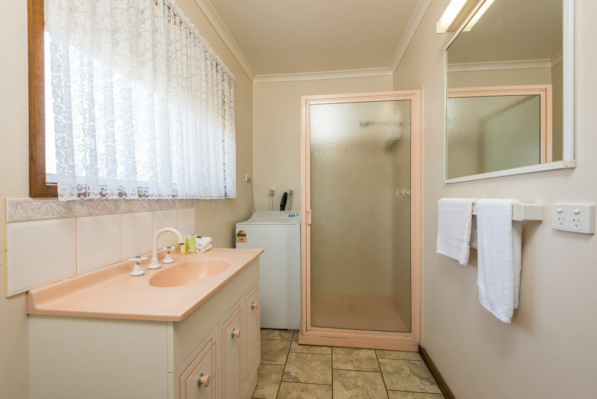 Lakes Jakaranda Holiday Units Lakes Entrance Exterior foto